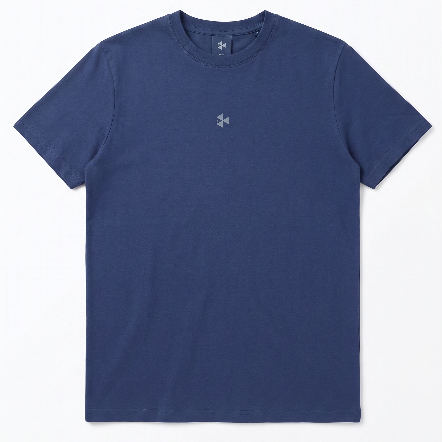 Remera Pez Blanco Basics Azul
